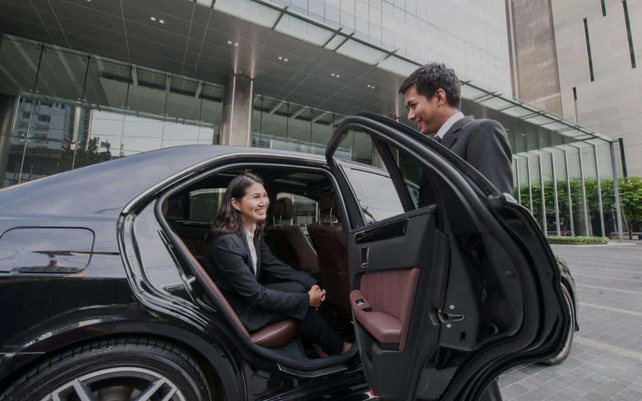 Airport Limousine Service: Arrive in Style and Comfort